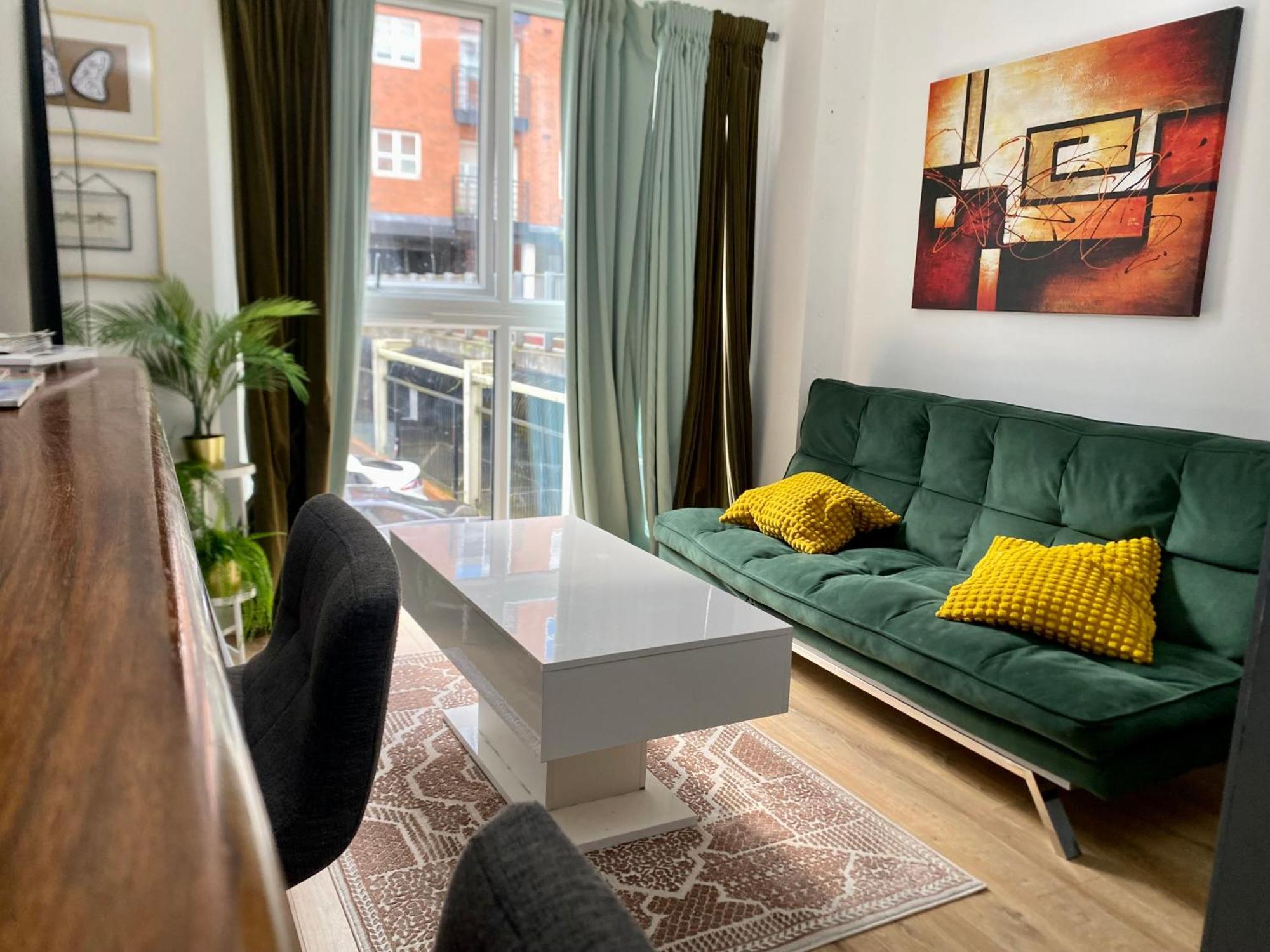 Luxury Urban Tranquility At B1 Apartment Birmingham Bagian luar foto