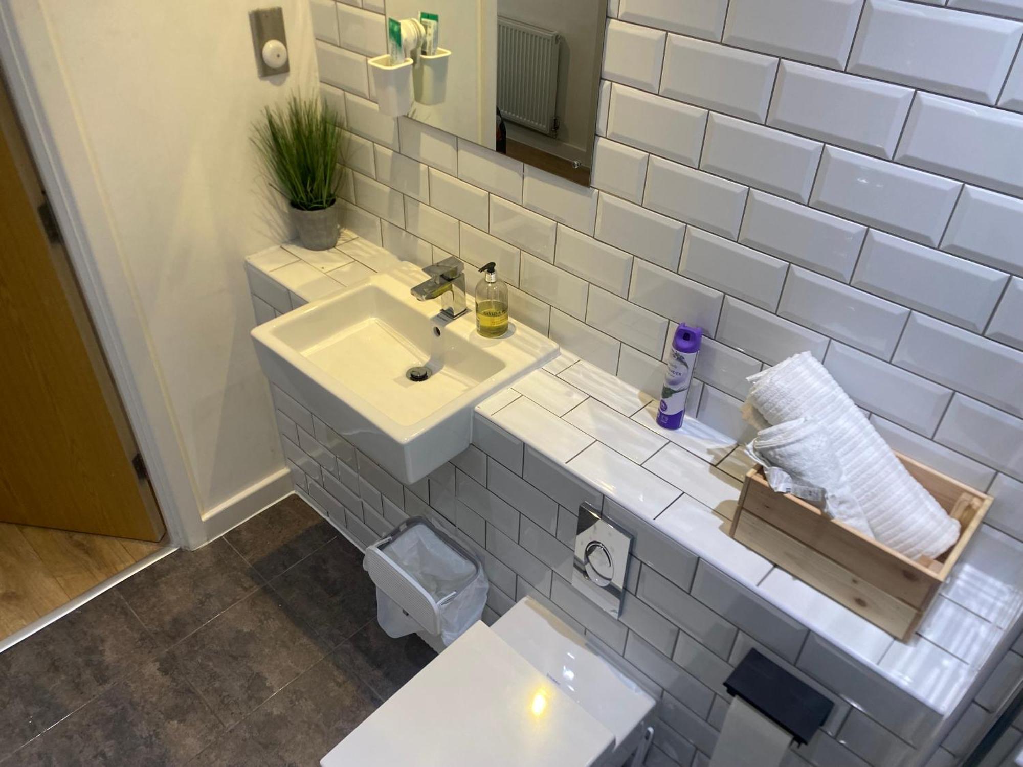 Luxury Urban Tranquility At B1 Apartment Birmingham Bagian luar foto